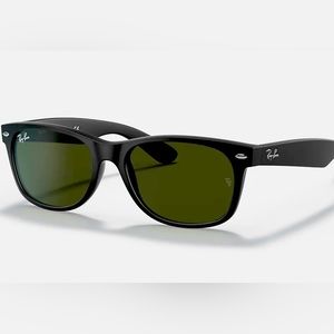 Rayban New Wayfarer RB2132 622 52-18 Sunglasses/Gently used